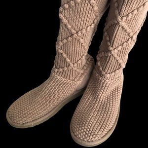 UGG 5879 Classic Argyle Knit Size 9